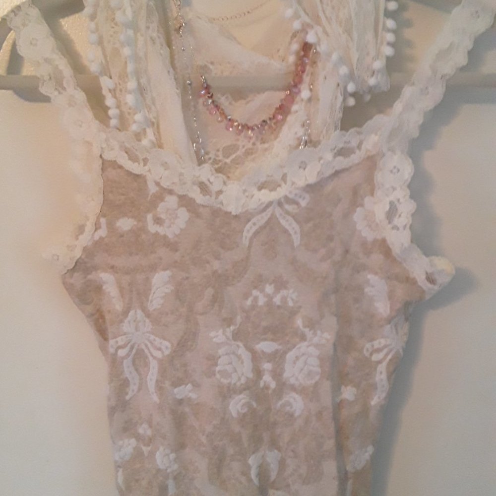 Beige & White Floral Camisole Sz M
